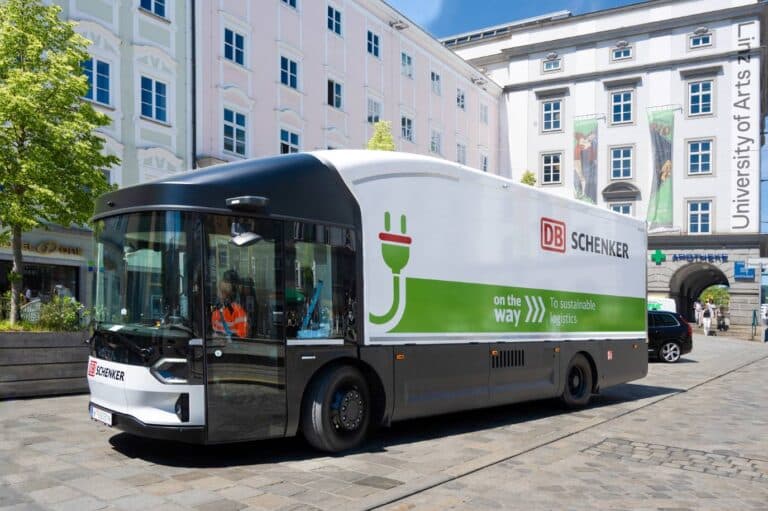 DB Schenker bringt ersten Volta Truck auf Österreichs Straßen